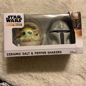 New Disney Star Wars The Mandalorian ceramic salt & pepper shakers